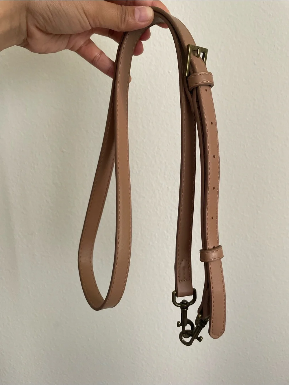 Universal Thread Ruched Shoulder Bag in Camel Brown with Twisted Chain Handle